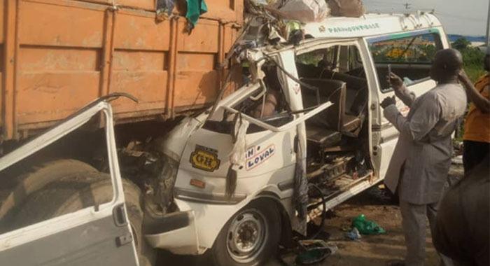 Tragic! 10 people killed on Lagos – Ibadan expressway accident