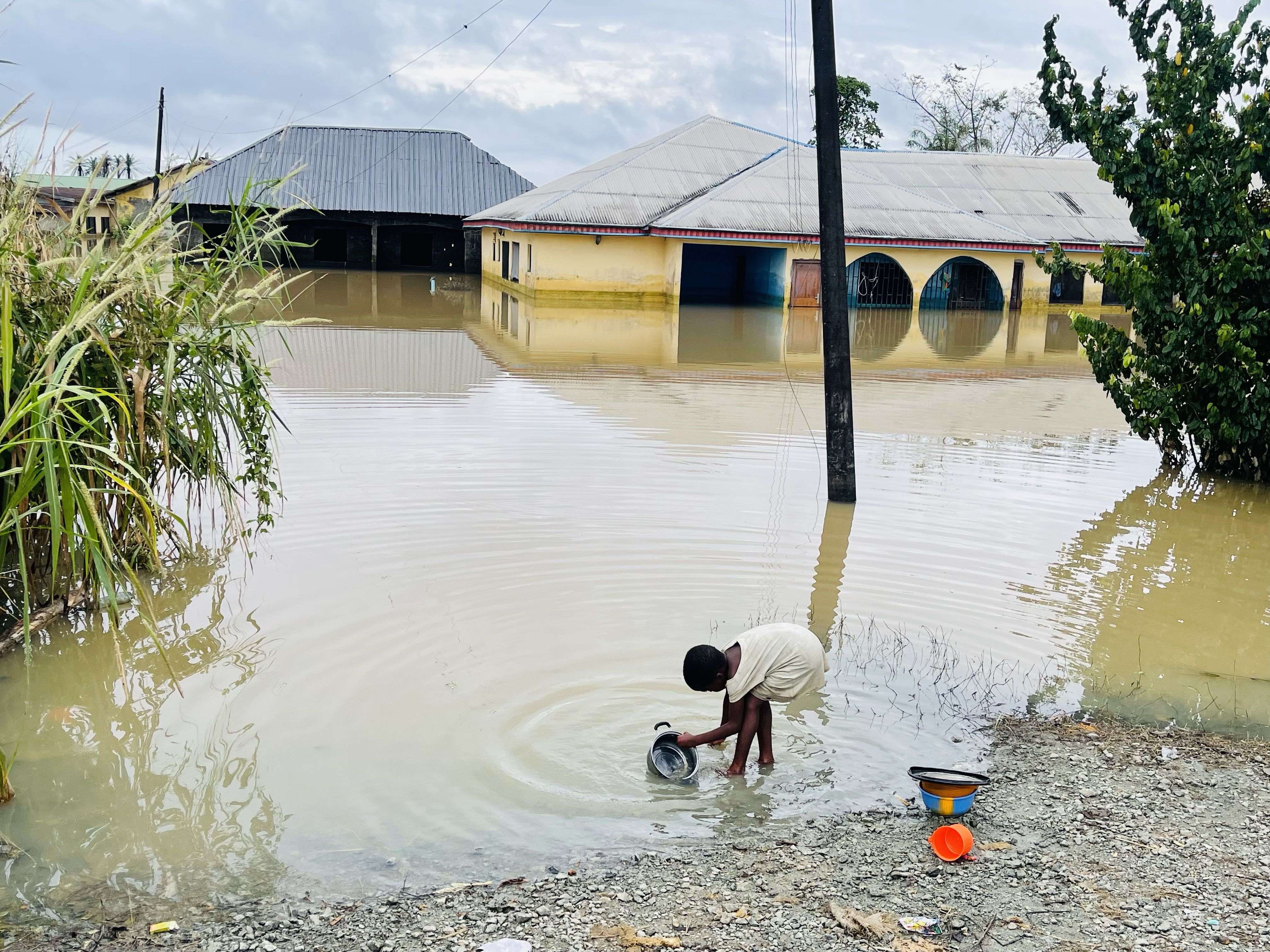 FG: Over 13,000 Nigerians receive flood relief interventions
