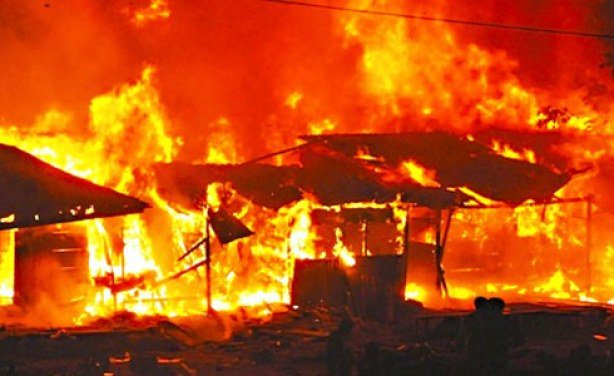 Agbeni market in Ibadan ravaged by devastating fire, millions of naira worth of goods lost