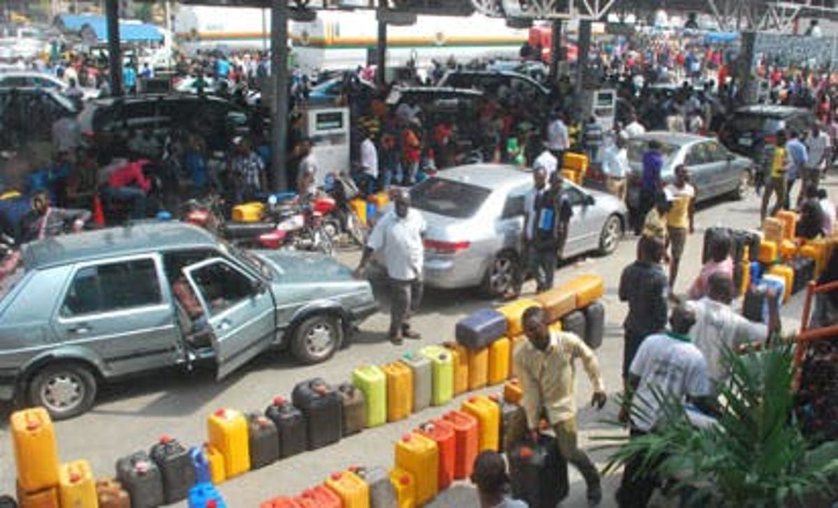 Commuters in Anambra cry out as fuel scarcity hits, causing disruptions